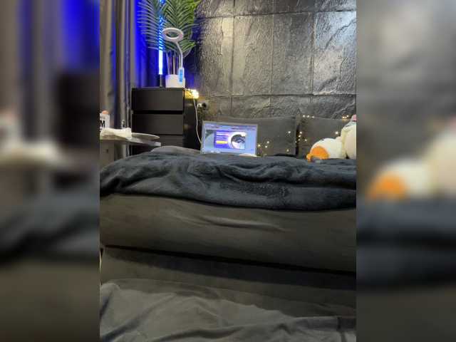 cool-party live cam preview