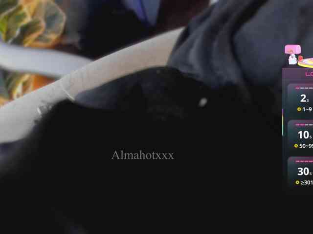 Almaahotxxx webcam