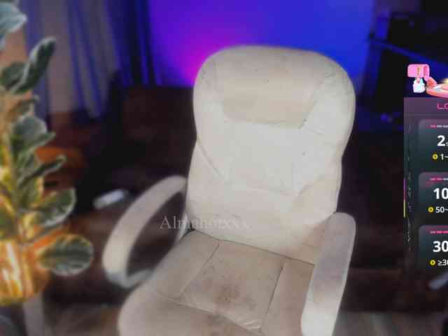 Almaahotxxx webcam