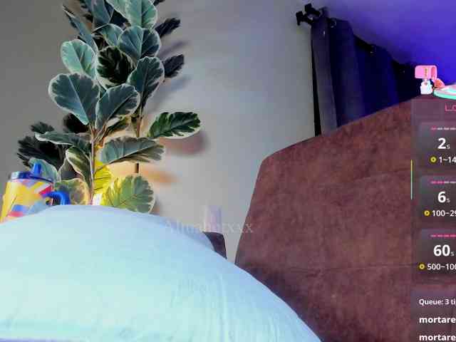 Almaahotxxx webcam