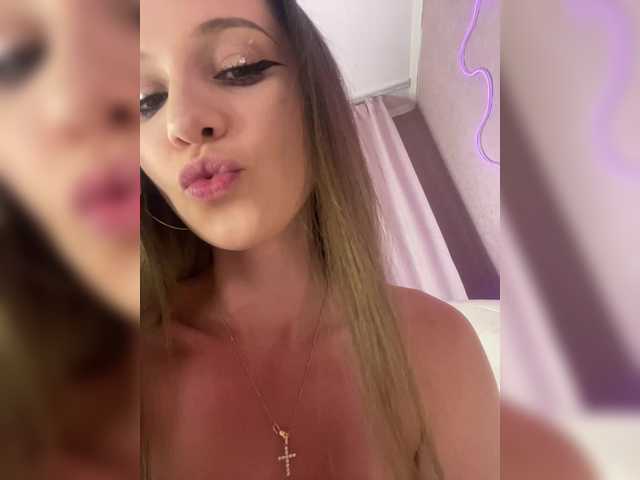 essenciasexy live cam on BongaCams