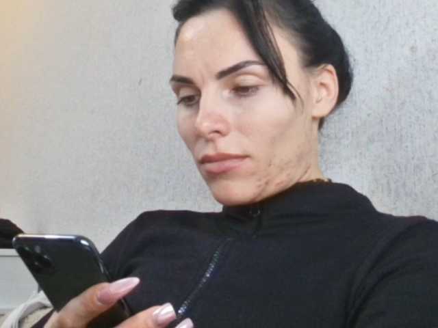 Gospozha-77 live cam on BongaCams