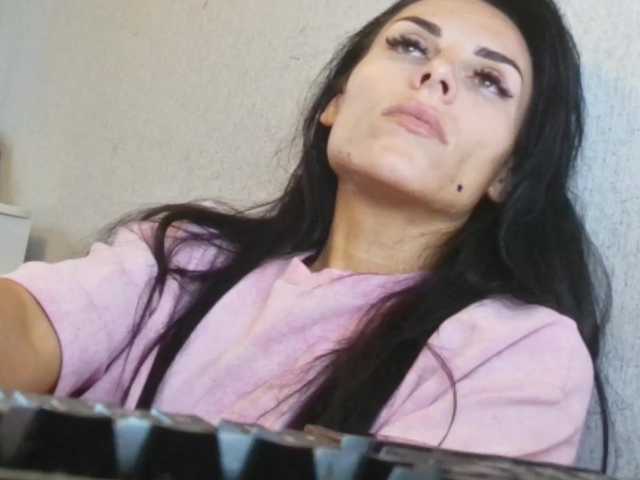 Gospozha-77 live webcam show