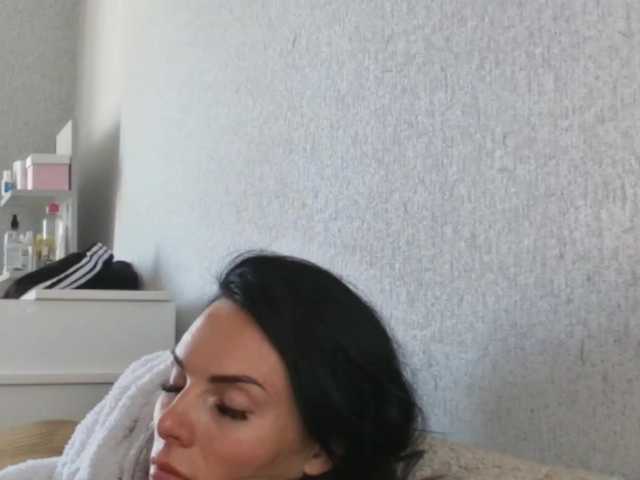 Gospozha-77 live cam on BongaCams