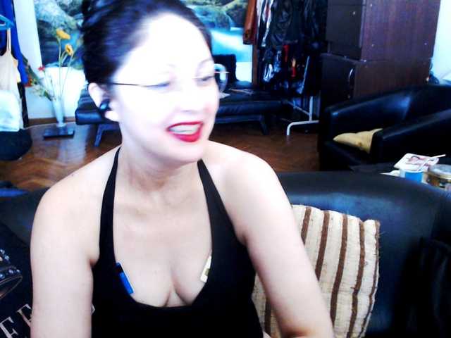 1imperatriza live cam on BongaCams