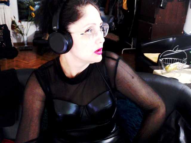 1imperatriza live cam on BongaCams