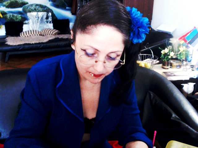 1imperatriza live cam on BongaCams