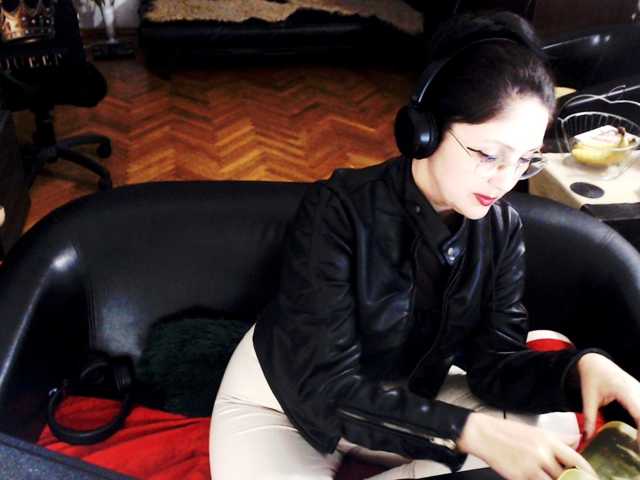 1imperatriza live cam on BongaCams