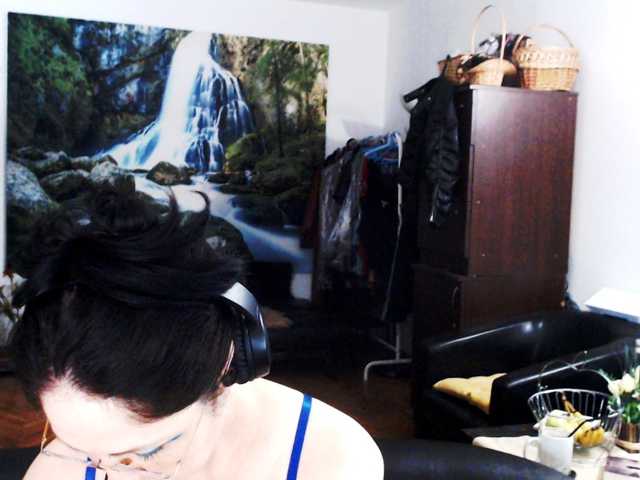 1imperatriza live cam on BongaCams