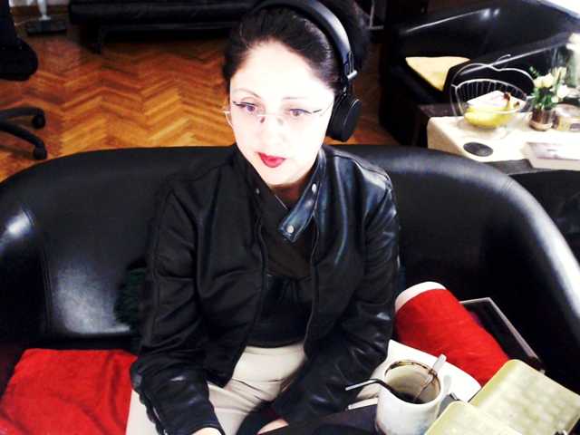 1imperatriza live cam on BongaCams