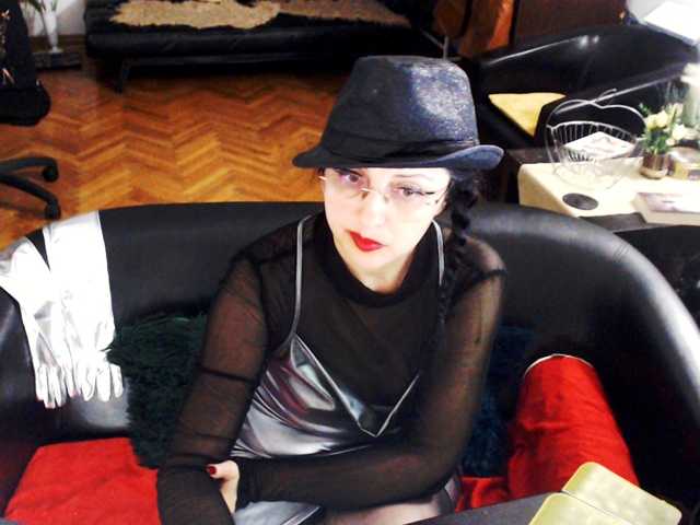 1imperatriza live cam on BongaCams