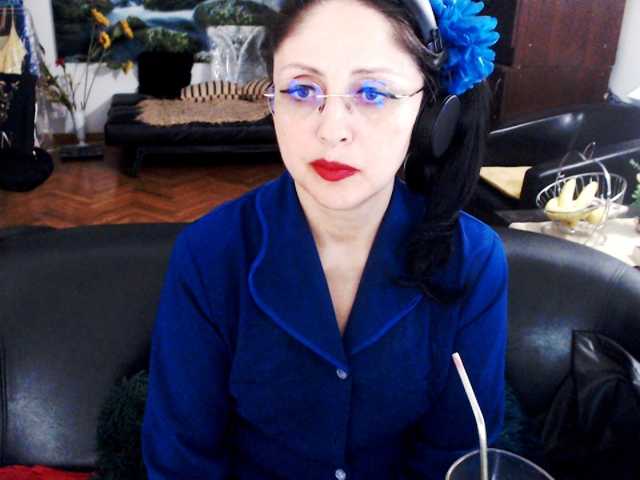 1imperatriza live cam on BongaCams