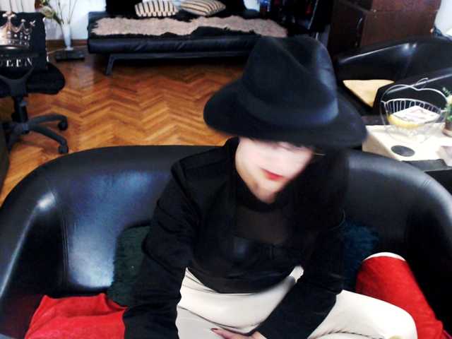 1imperatriza live cam on BongaCams