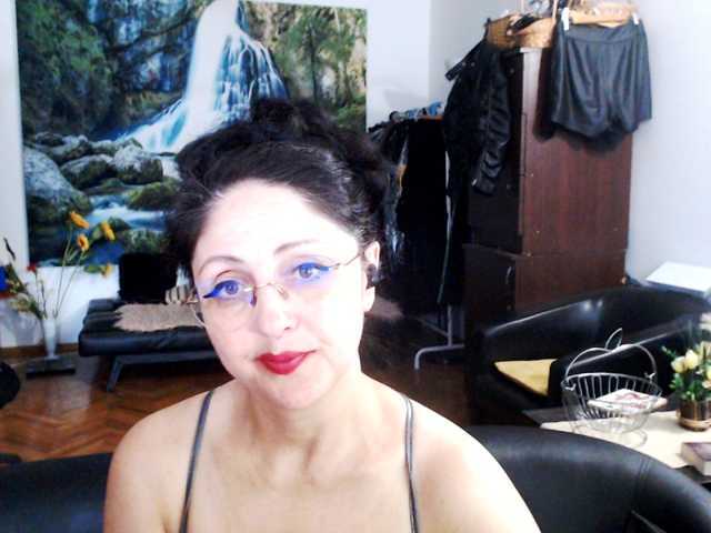 1imperatriza live cam on BongaCams