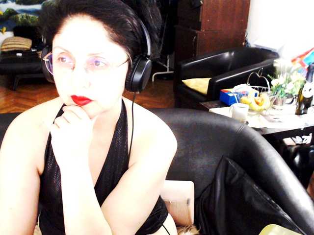 1imperatriza live cam on BongaCams