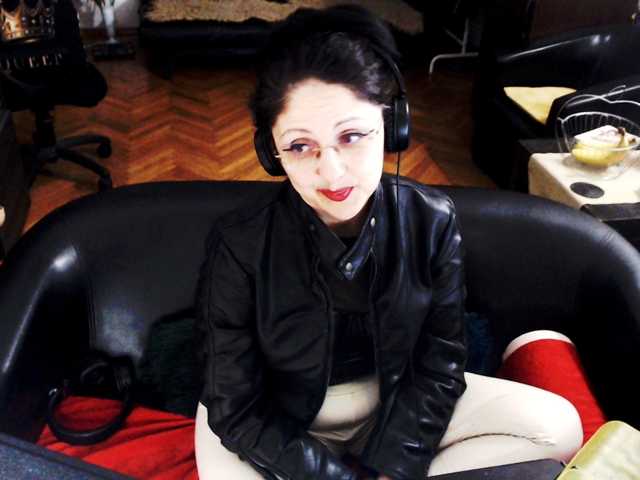 1imperatriza live cam on BongaCams