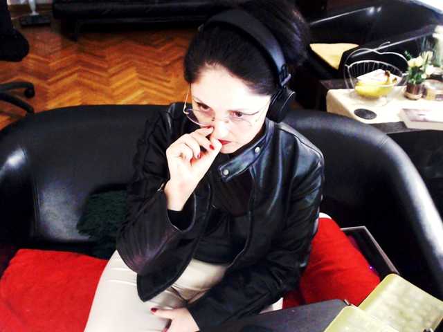 1imperatriza live cam on BongaCams