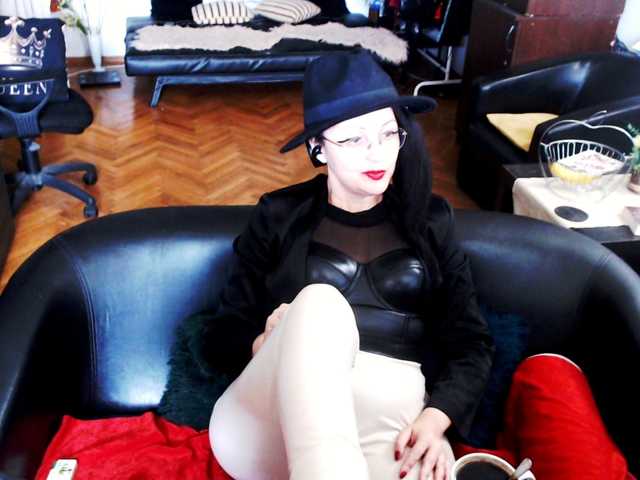 1imperatriza live cam on BongaCams
