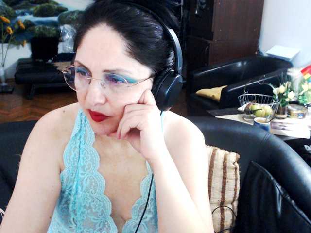 1imperatriza live cam on BongaCams