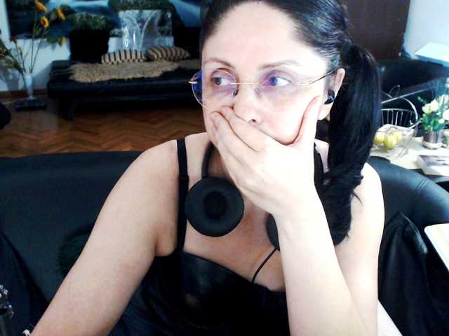 1imperatriza live cam on BongaCams