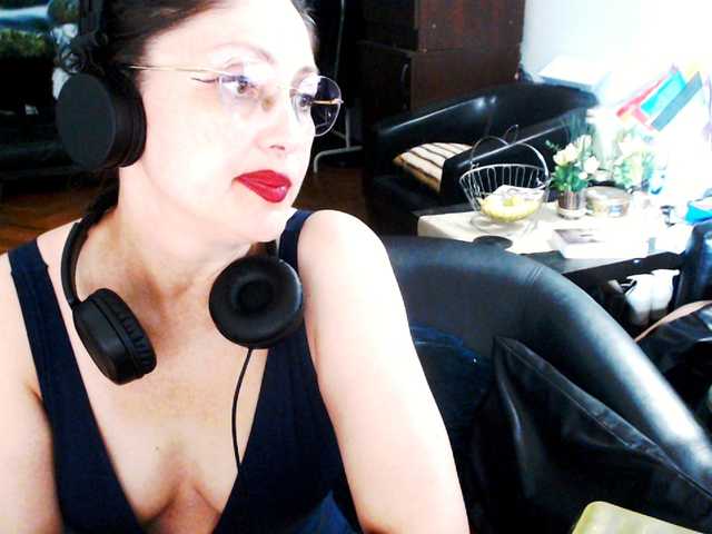 1imperatriza live cam on BongaCams