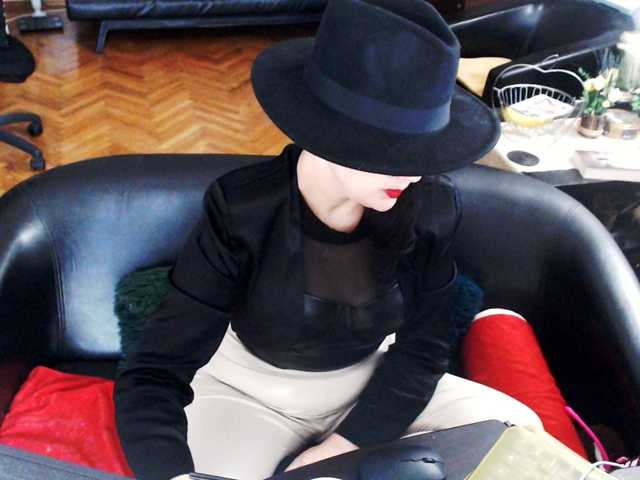 1imperatriza live cam on BongaCams