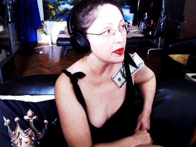 1imperatriza live cam on BongaCams