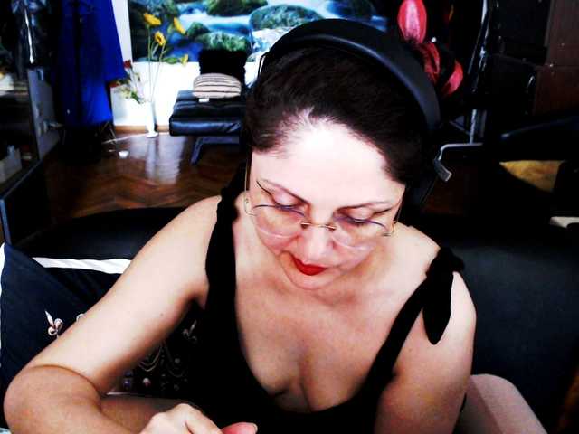 1imperatriza live cam on BongaCams
