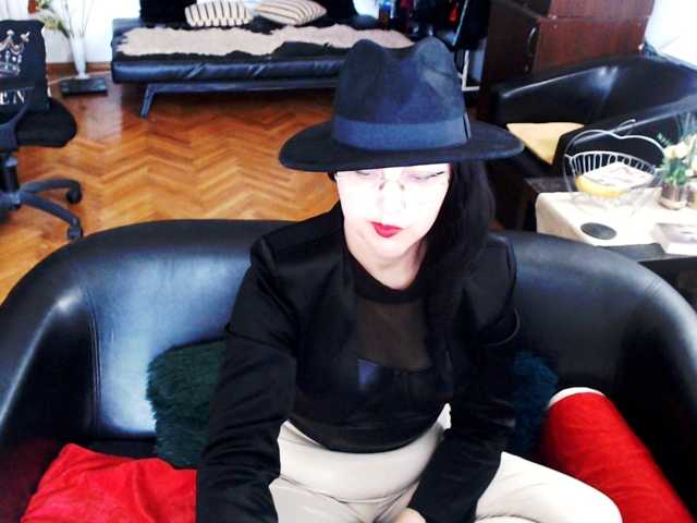 1imperatriza live cam on BongaCams
