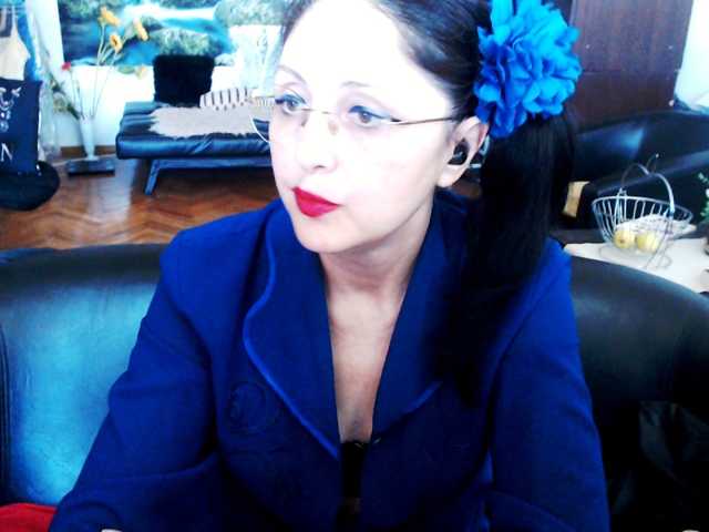 1imperatriza live cam on BongaCams