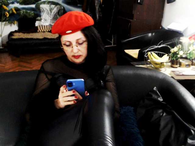 1imperatriza live cam on BongaCams