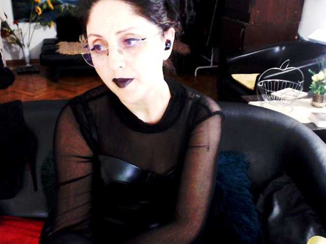 1imperatriza live cam on BongaCams