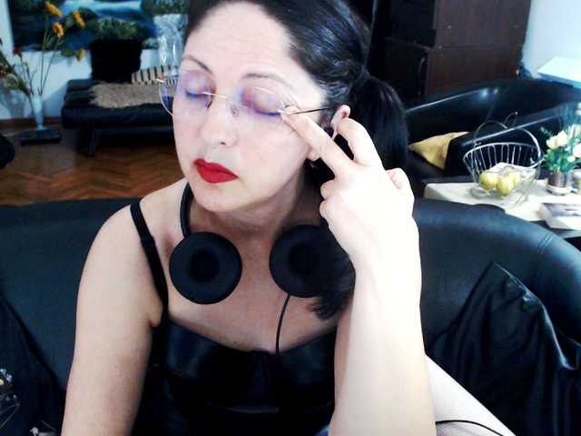 1imperatriza live cam on BongaCams
