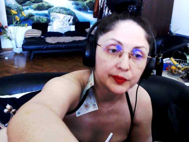 1imperatriza live cam on BongaCams