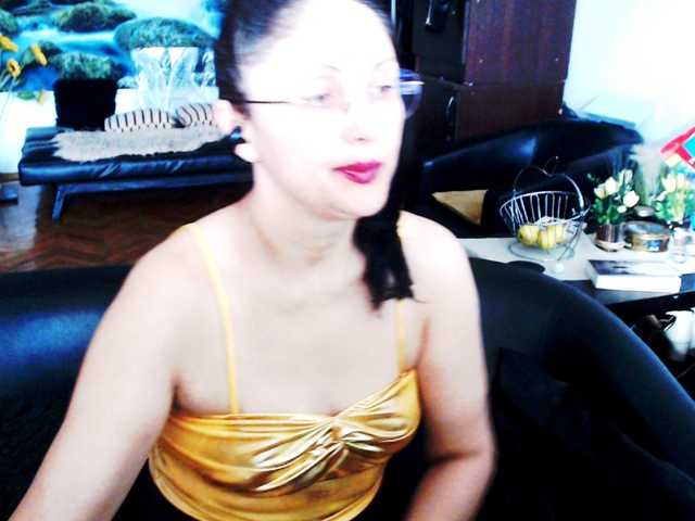 1imperatriza live cam on BongaCams