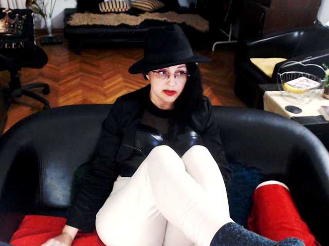 1imperatriza live cam on BongaCams