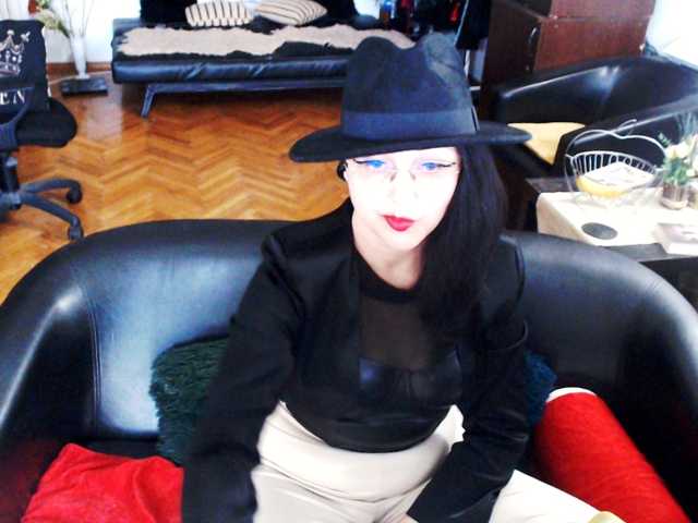 1imperatriza live cam on BongaCams