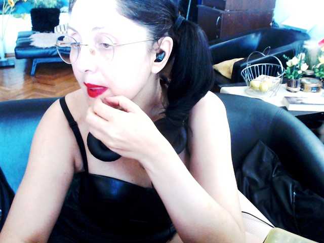 1imperatriza live cam on BongaCams