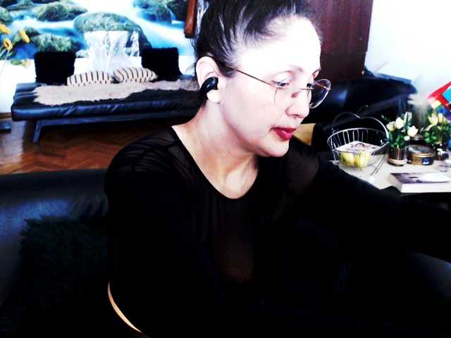 1imperatriza live cam on BongaCams