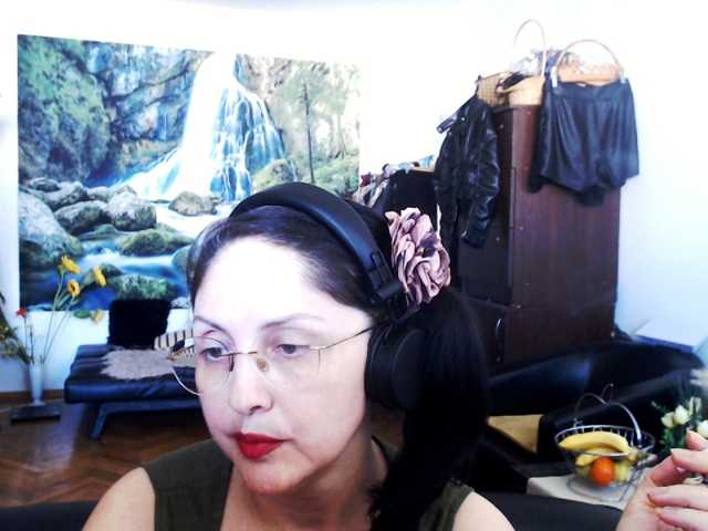1imperatriza live cam on BongaCams