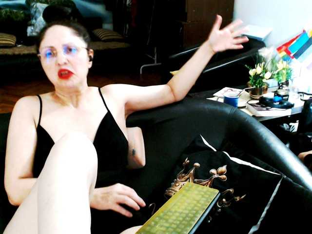 1imperatriza live cam on BongaCams