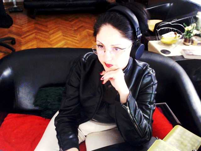 1imperatriza live cam on BongaCams