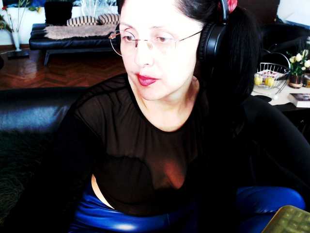 1imperatriza live cam on BongaCams