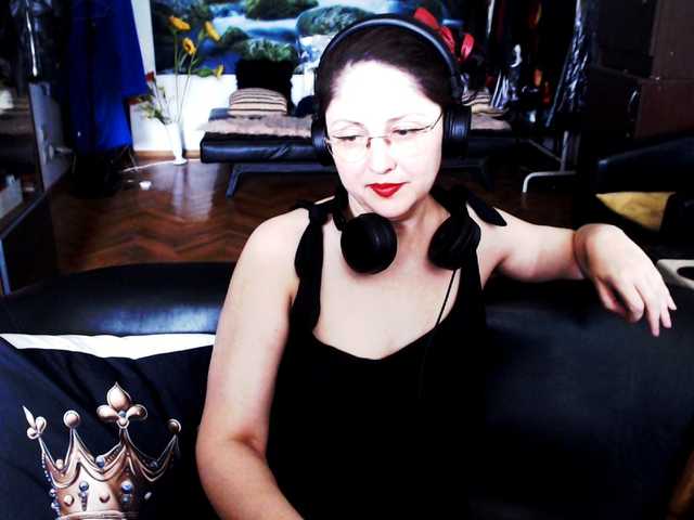1imperatriza live cam on BongaCams