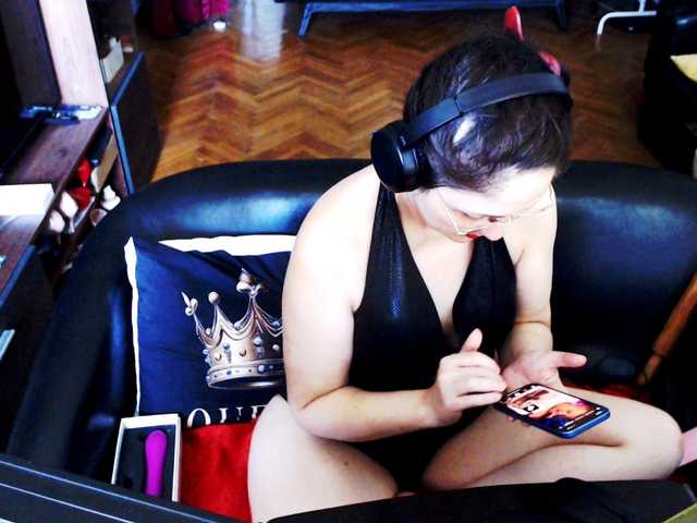 1imperatriza live cam on BongaCams
