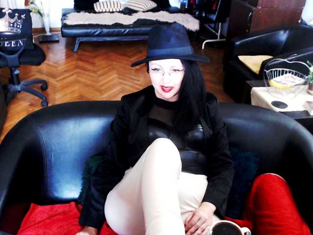 1imperatriza live cam on BongaCams