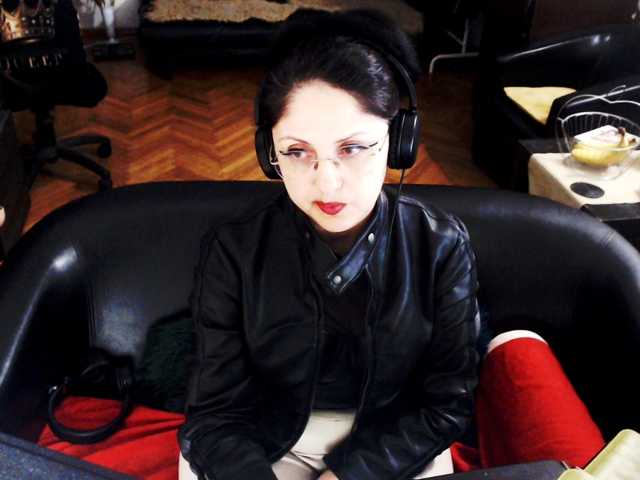 1imperatriza live cam on BongaCams