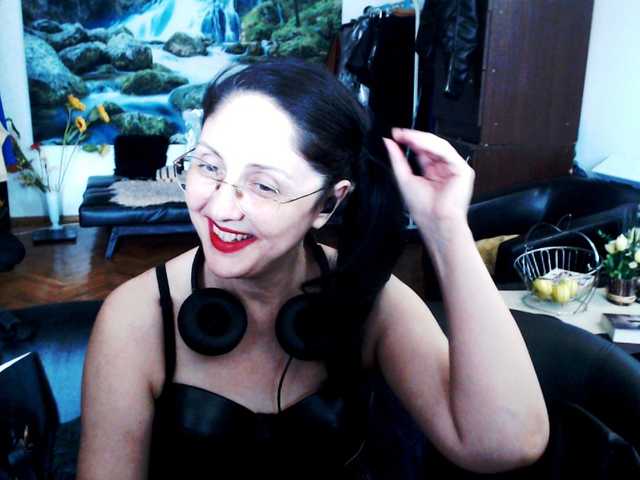 1imperatriza live cam on BongaCams