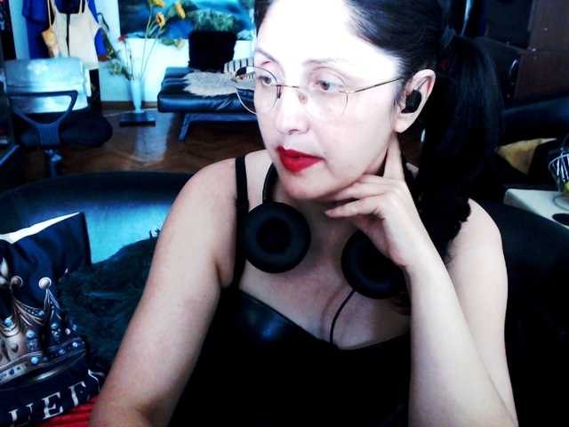 1imperatriza live cam on BongaCams