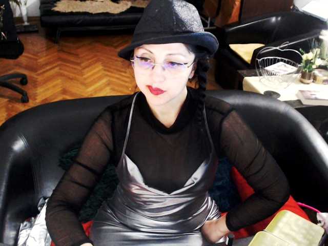 1imperatriza live cam on BongaCams